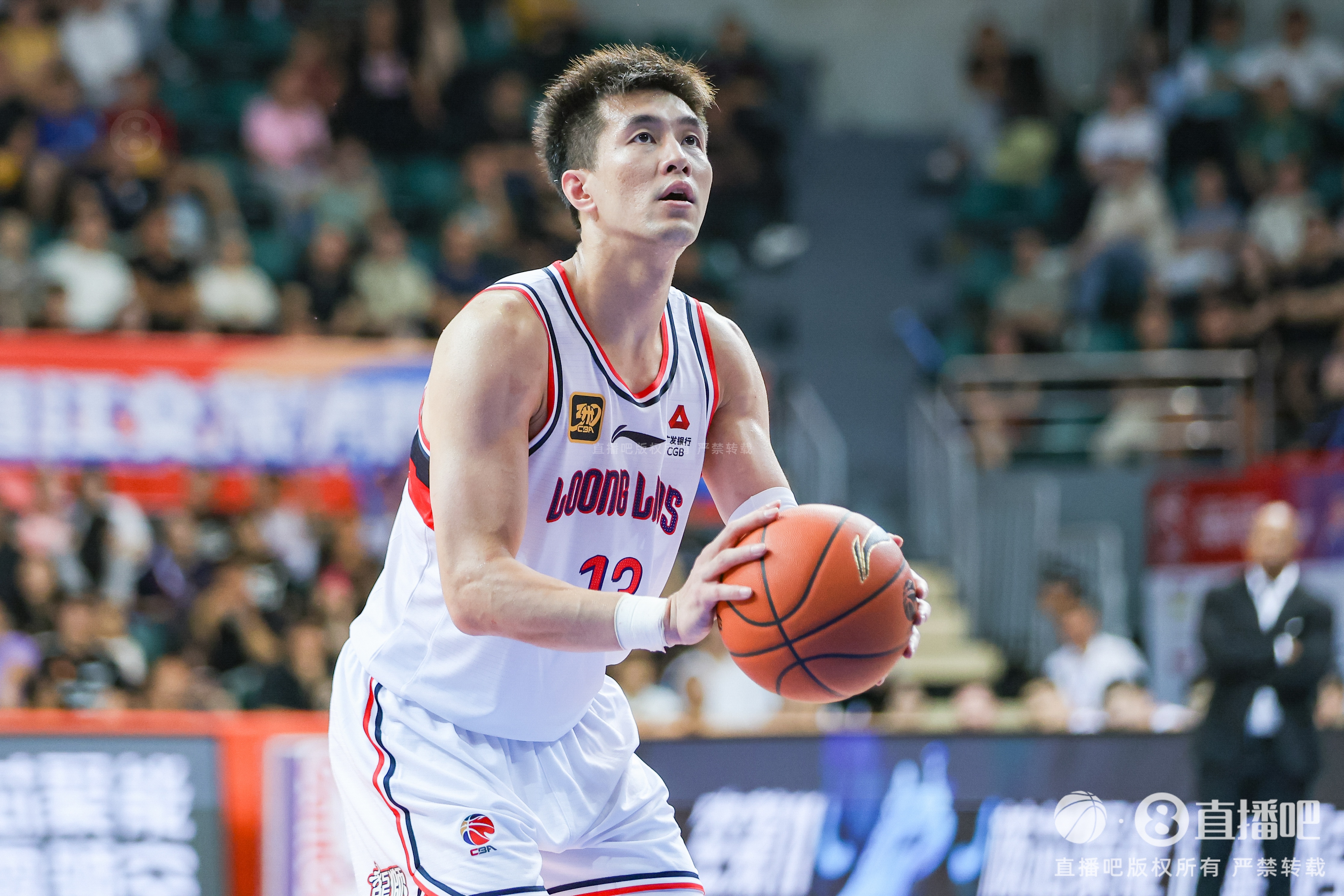 kaiyun-媒体人:郭艾伦的合同将到期 他肯定是不希望就这样结束职业生涯